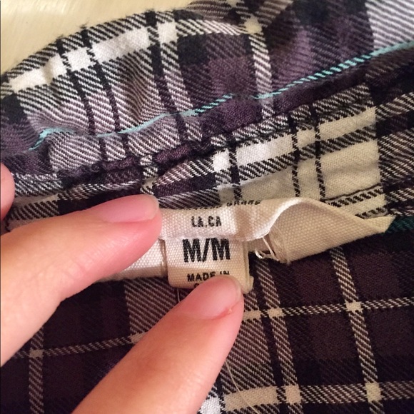 Woman Button down plaid shirt - Picture 4 of 8